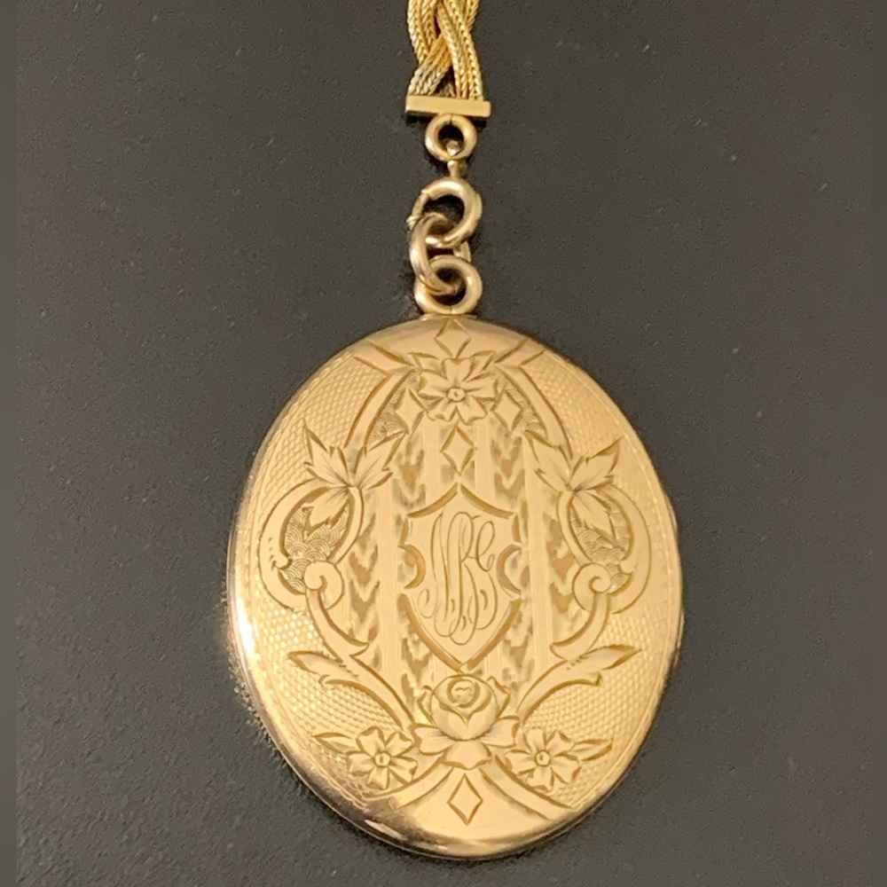 RARE - ANTIQUE LARGE D&C 14k GOLD VICTORIAN MOURNING LOCKET PENDANT NECKLACE